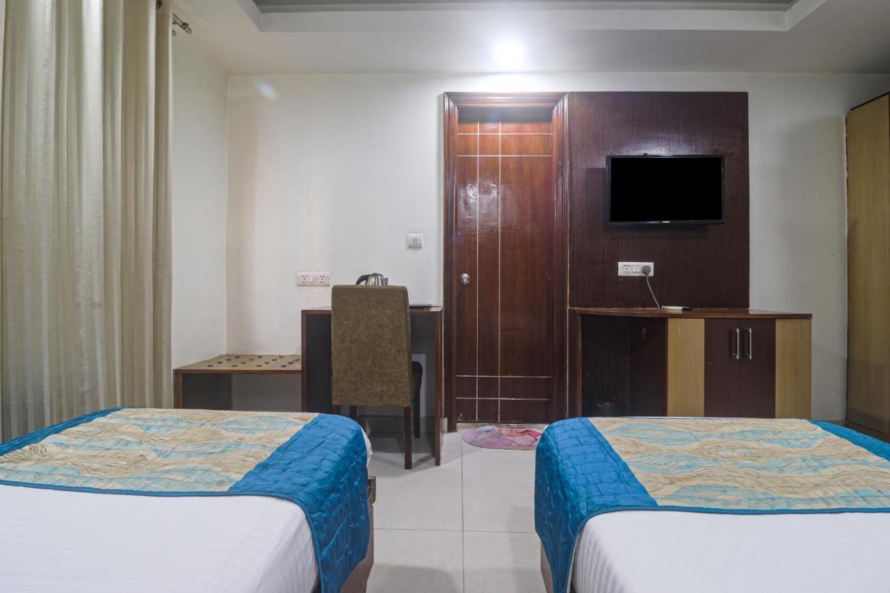 Hotel Sizzling Starr Νέο Δελχί Εξωτερικό φωτογραφία