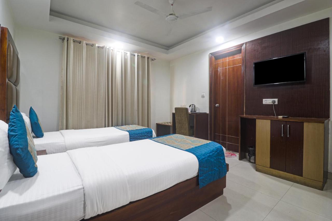 Hotel Sizzling Starr Νέο Δελχί Εξωτερικό φωτογραφία