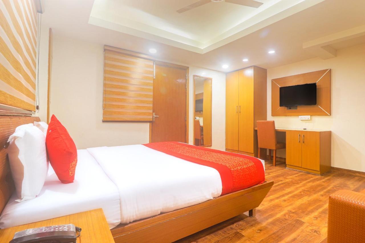 Hotel Sizzling Starr Νέο Δελχί Εξωτερικό φωτογραφία