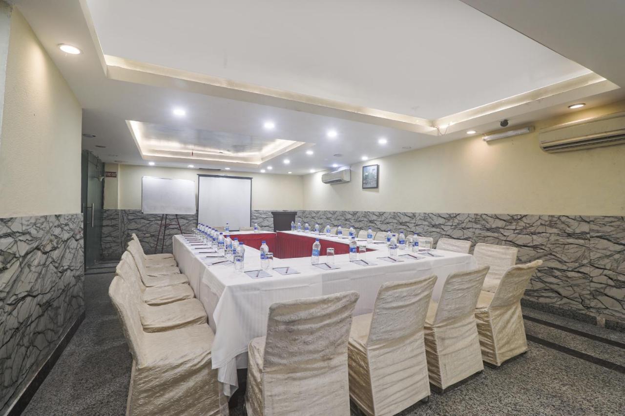 Hotel Sizzling Starr Νέο Δελχί Εξωτερικό φωτογραφία