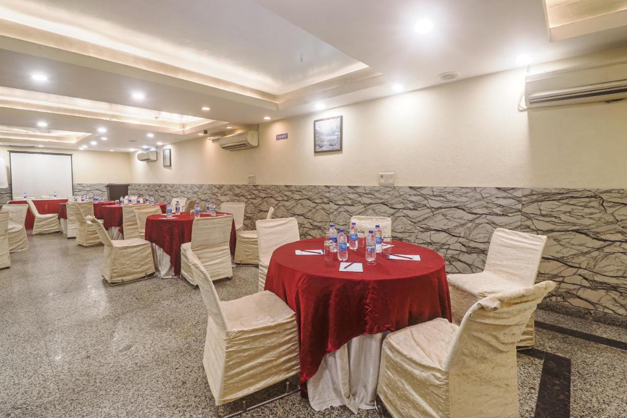 Hotel Sizzling Starr Νέο Δελχί Εξωτερικό φωτογραφία