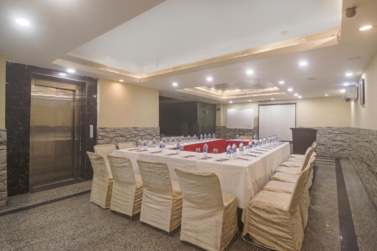 Hotel Sizzling Starr Νέο Δελχί Εξωτερικό φωτογραφία