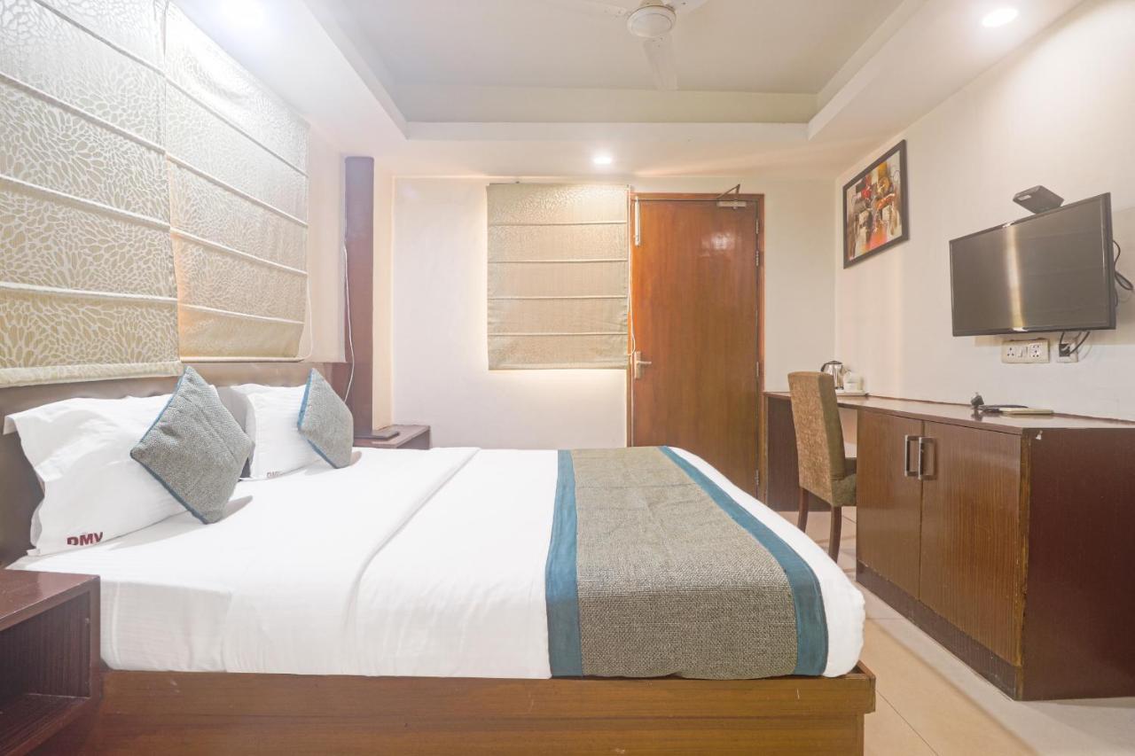 Hotel Sizzling Starr Νέο Δελχί Εξωτερικό φωτογραφία