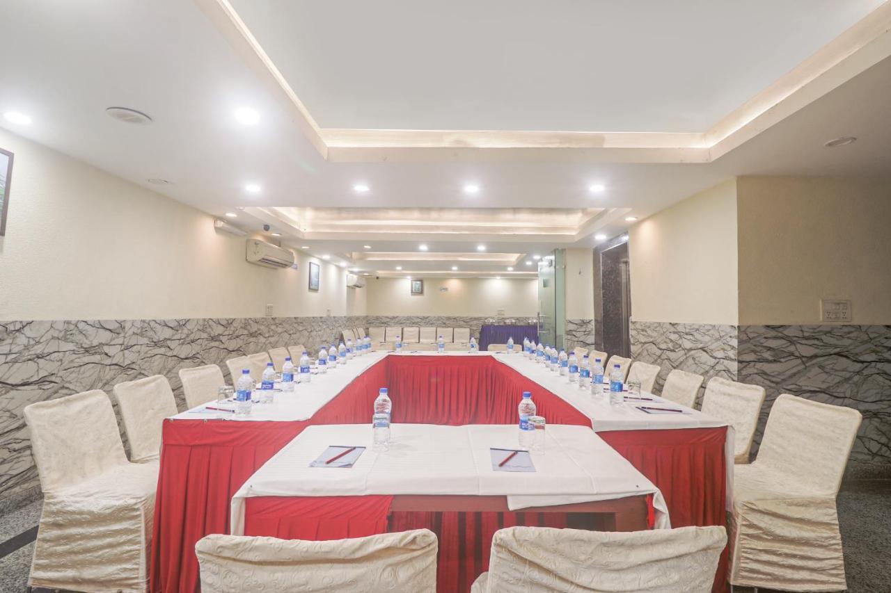 Hotel Sizzling Starr Νέο Δελχί Εξωτερικό φωτογραφία