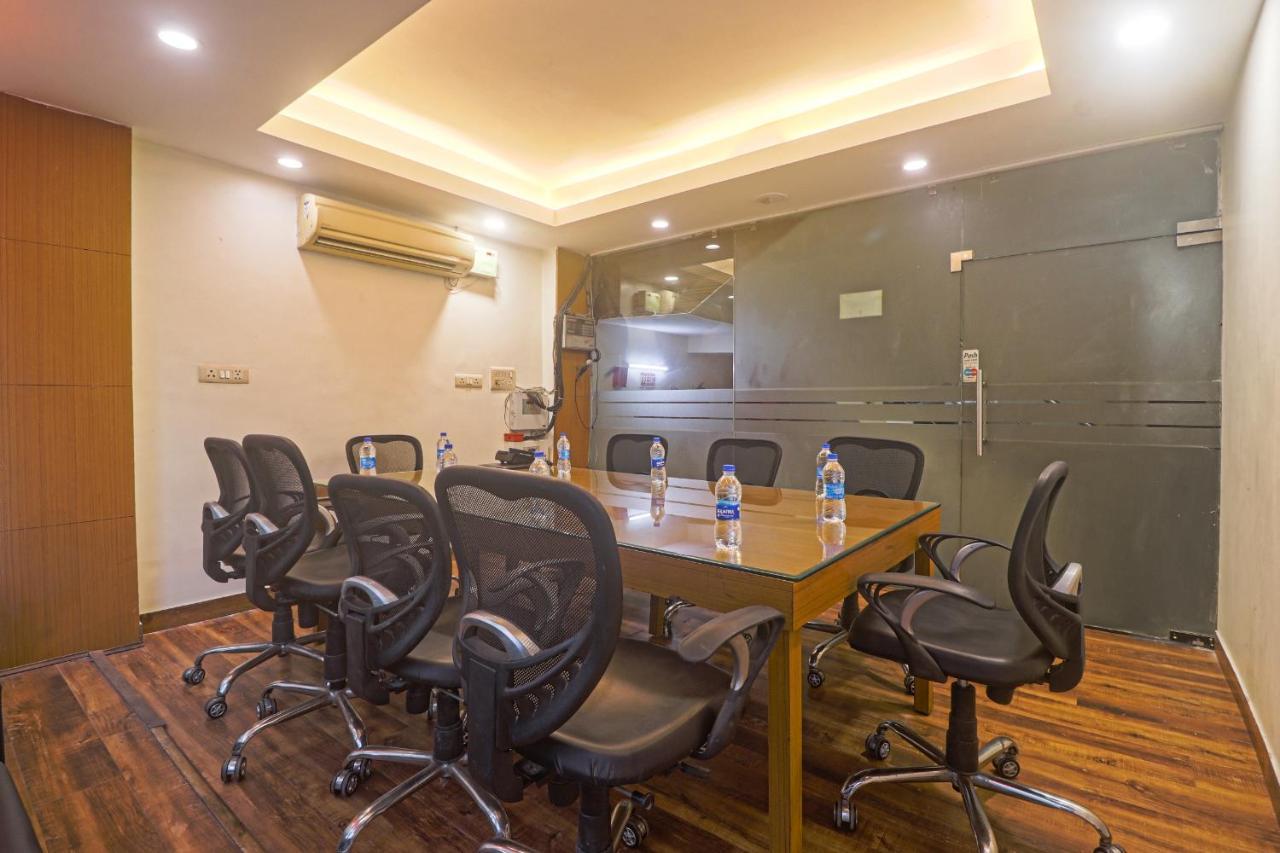 Hotel Sizzling Starr Νέο Δελχί Εξωτερικό φωτογραφία